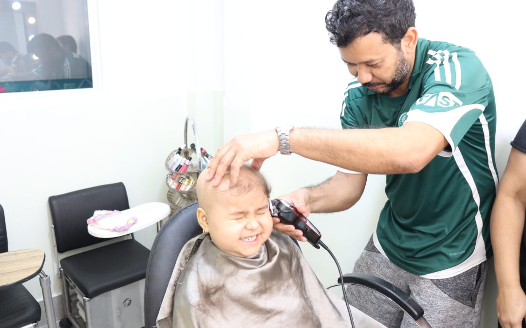 Dia do Cabeleireiro é celebrado com espaço de beleza na Casa